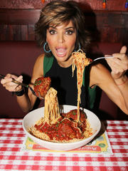 red carpet confidential: is lisa rinna a strict or laidback parent?
